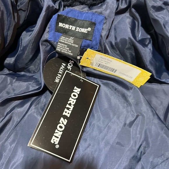 NWT north zone jacket for boy size 4T - Picture 4 of 7